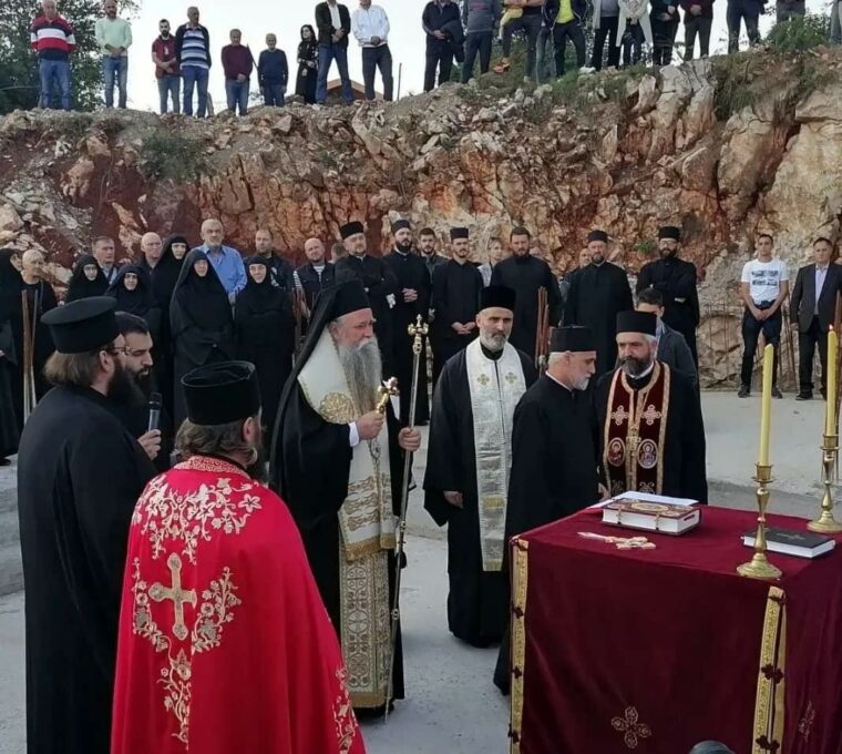 Mitropolit osveštao zvona za hram u Danilovgradu, zahvalnost za darodavce Stojanoviće