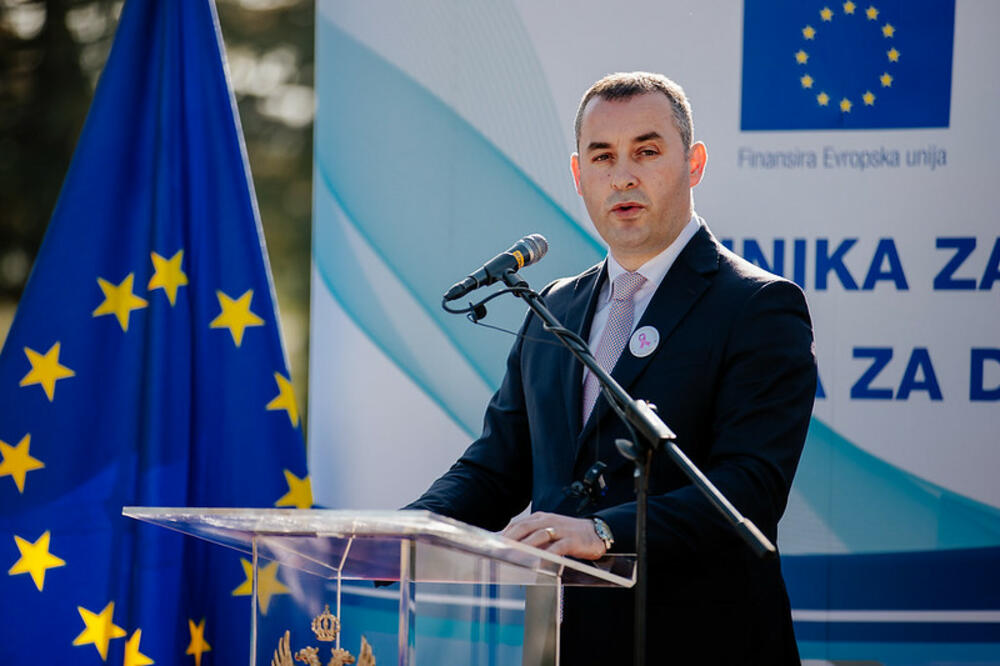 Šćekić: Radimo na jačanju zapuštene zdravstvene infrastrukture