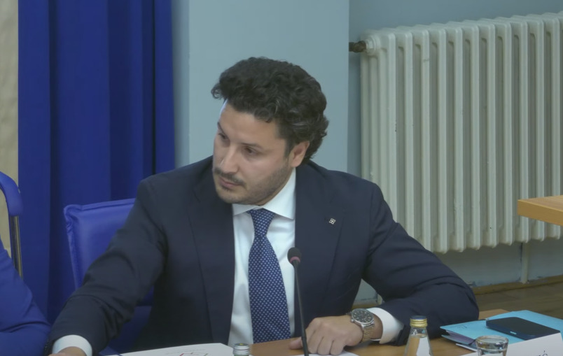 ABAZOVIĆ NA ODBORU: "Šverceri pokrovitelji partija u kojima su Konjević, Krivokapić i Đukanović"