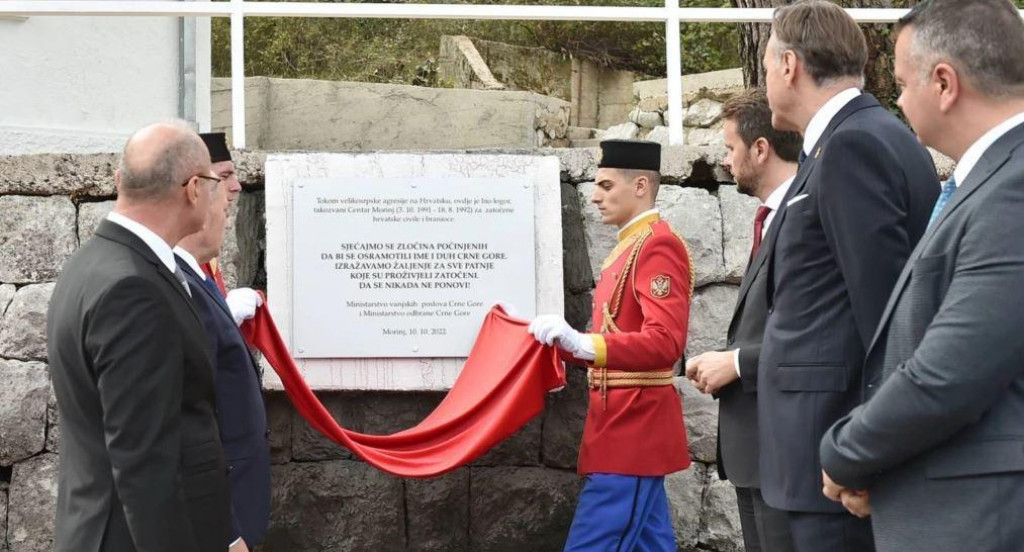 Opština Kotor već 10 dana ne uklanja spomen-ploču u Morinju: Jokić putuje, ploča ostaje