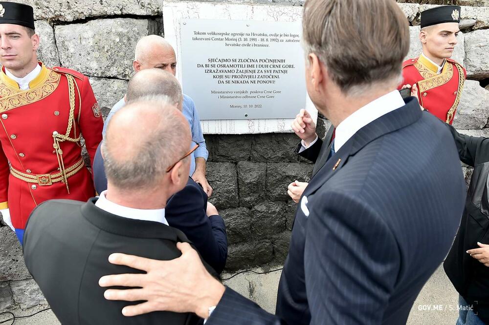Ne znaju ko je autor teksta na ploči u Morinju, platili je 235 eura