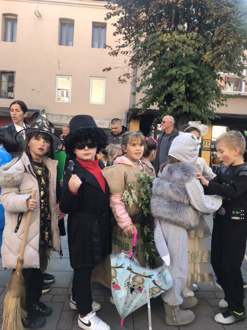 U Beranama održane tradicionalne manifestacije “Djeca crtaju na asfaltu” i dječiji maskenbal