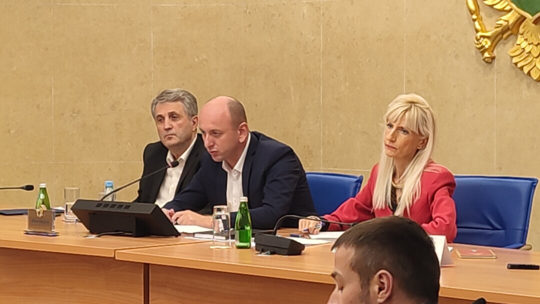 ODBOR ZA BEZBJEDNOST: Nastavak saslušanja Abazovića, ministara, čelnika policije...