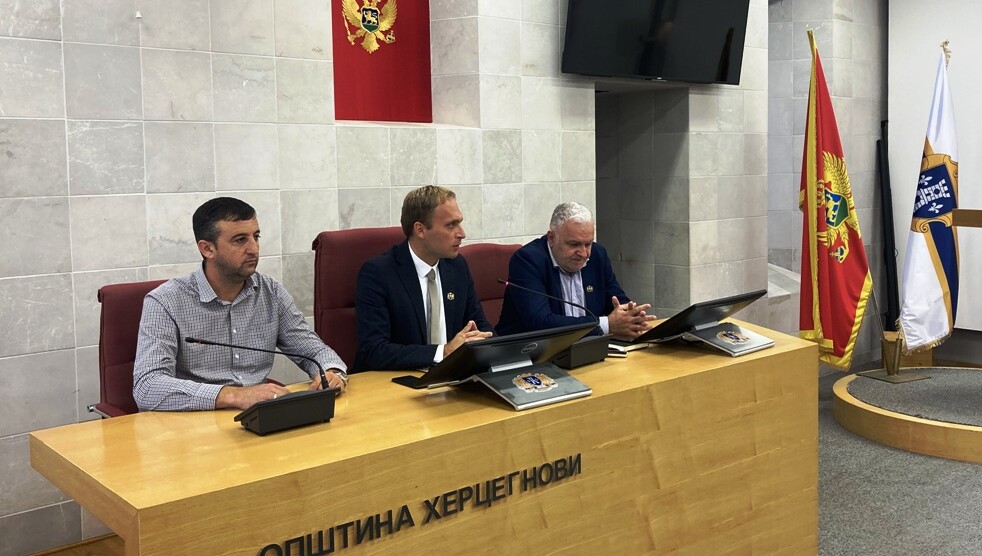 Zbog bolnice Meljine: Blokada upozorenja na graničnom prelazu Debeli brijeg u nedjelju