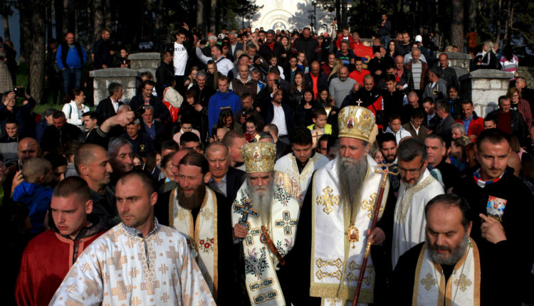 Mitropolit Joanikije: 12.maja se nije dogodila litija, već molitveni hod naroda koji se samoinicijativno okupio ispred hrama Sv. Vasilija