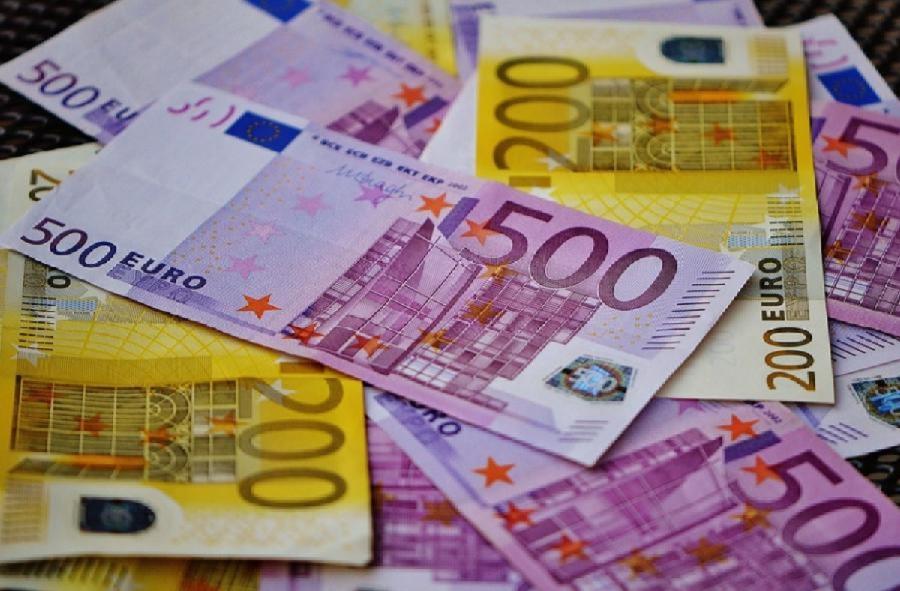 VLADA OBJAVILA: Nova imena na spisku kredita funkcionerima i državnim službenicima