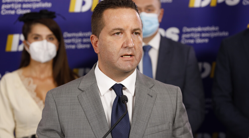 Eraković u odbrani "evropskih vrijednosti": Dok se o trošku države baškari u jeftino stečenom stanu navodno je brani protestima!