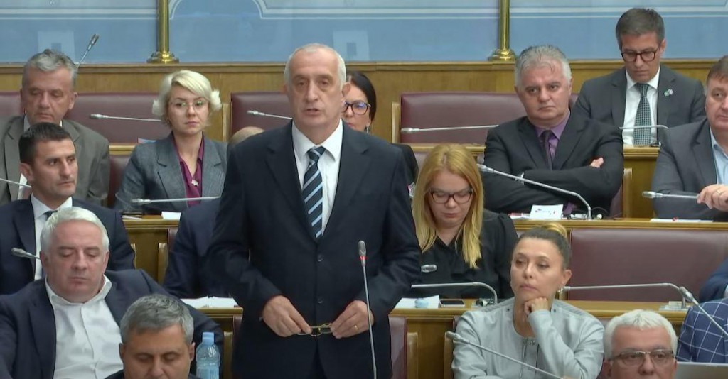 Bulatović: DF brani Crnu Goru, a ko se sprda sa 41 poslanikom taj veze s mozgom nema