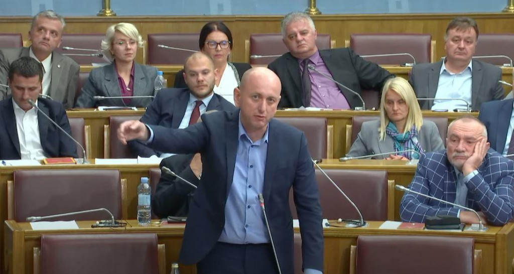 Knežević DPS-u: Ostaćete upisani u istoriji kao jedini parlament koji je poslanicima skidao imunitet i određivao pritvor