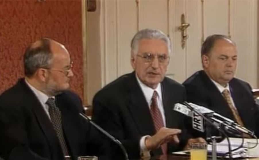 SVE CRNO NA BIJELO "Bacio je pred mene mape": Ovako je Franjo Tuđman htio da podijeli Bosnu (FOTO)