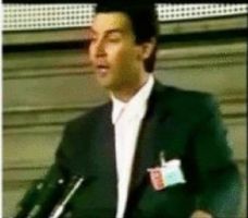 "UMORAN SAM OD POLITIKE..." Ovako je govorio 27- Đukanović prije 34 godine, najavljujući POVLAČENJE iz politike