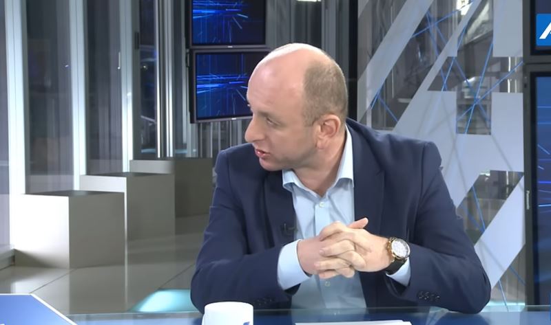 KNEŽEVIĆ: Na predsjedničkim izborima biće tri kandidata – Jedan mafije, jedan ambasada i jedan naroda!