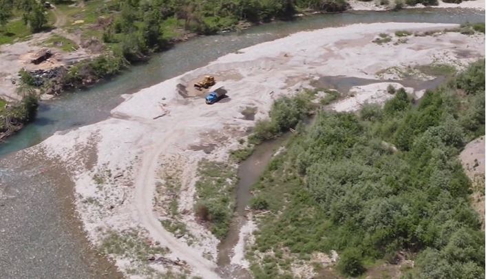 UHVAĆEN NA DJELU Mojkovčaninu krivična prijava zbog eksploatacije šljunka iz korita Tare