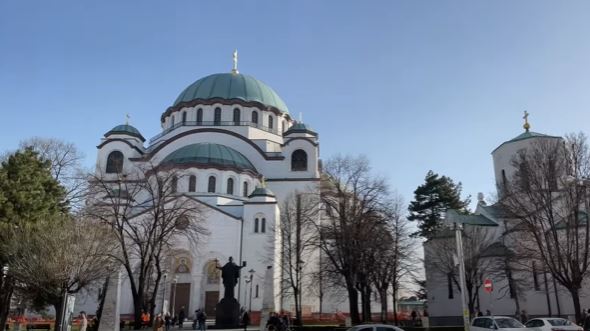 Krst na Hramu Svetog Save krije TUŽNU PRIČU: Njegov autor je tragično skončao