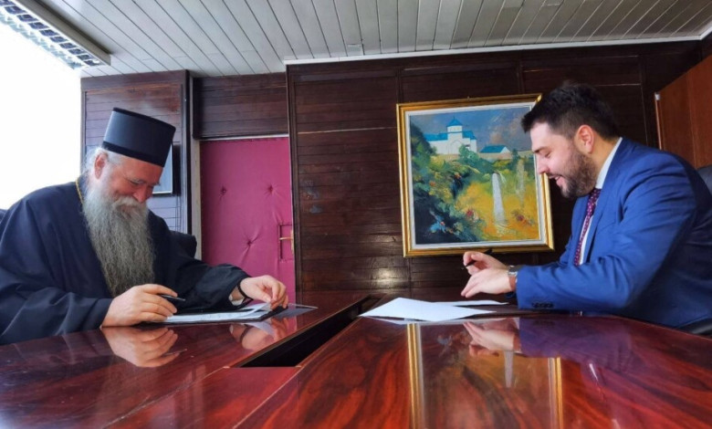 Za spomenik Amfilohiju 50.000 eura: Joanikije i Martinović potpisali ugovor