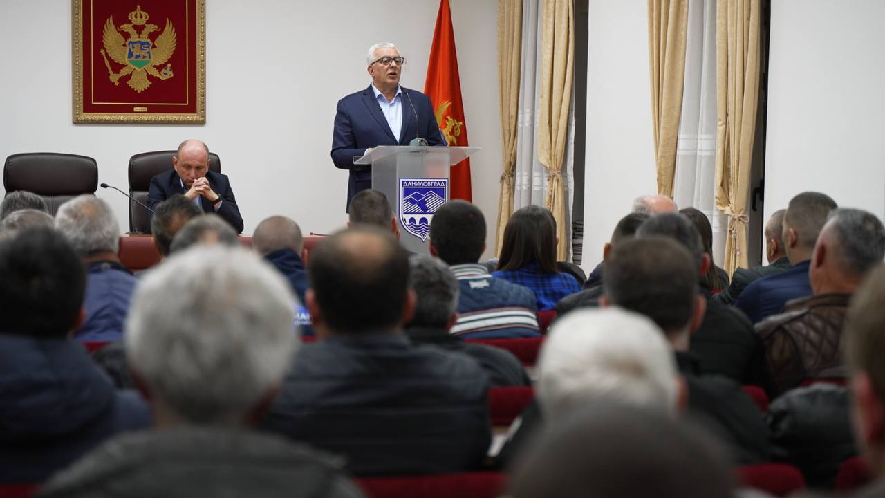 MANDIĆ POSLAO SNAŽNE PORUKE IZ DANILOVGRADA: Zatražio da svaki građanin bude spreman na rad