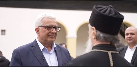 EPISKOPI SPC UZ MANDIĆA: Vladike Metodije i Atanasije, kao i vikar patrijarha Porfirija podržali predsjedničkog kandidata DF-a!
