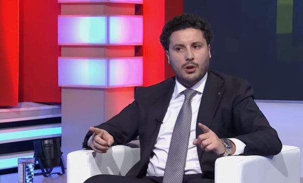 ABAZOVIĆ: Neka Lepa Medenica kaže u kakvim je vezama sa Zoranom Lazovićem i sve će vam biti jasno