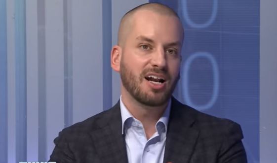 I ODOVIĆ DOPRINOSI LOŠEM IMIDŽU PES-A: Ne izlazi na izbore, majka mu aktivna u DPS-u