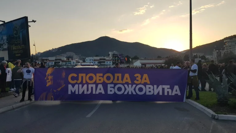 VIDEO - BUDVA: Građani zahtjevaju oslobađanje Mila Božovića