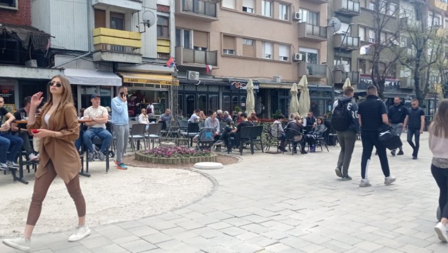 KAFIĆI U SJEVERNOJ MITROVICI PUNI: Srbi ravnodušni prema Kurtijevim "izborima"