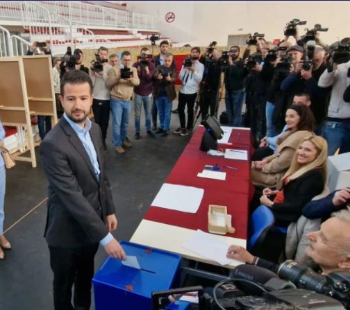 MILATOVIĆ DOŽIVEO MALI PEH NA GLASANJU: "Tako vam je to kad mijenjate odijelo"