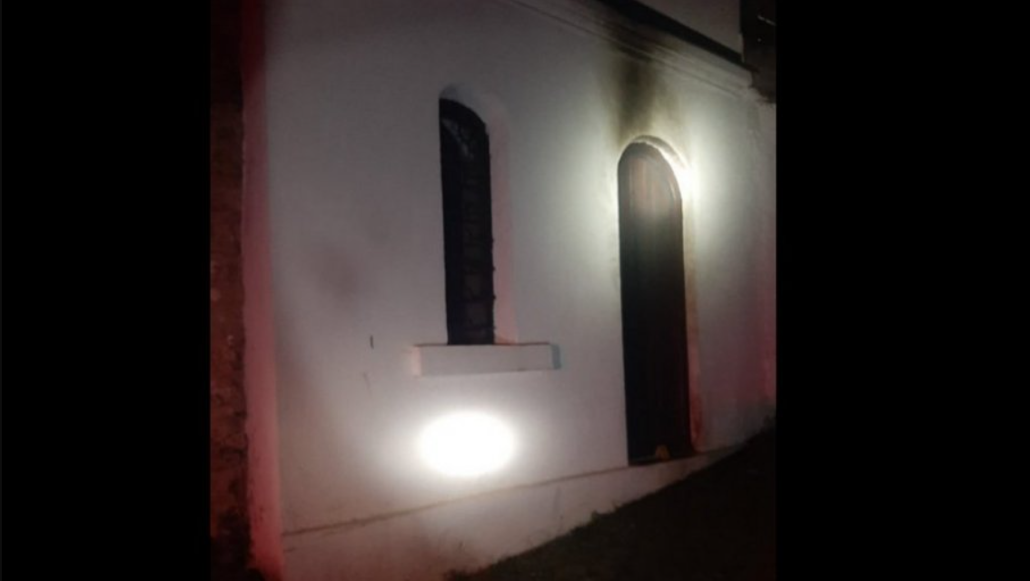 Eparhija raško-prizrenska najoštrije osudila napad na crkvu u Prizrenu