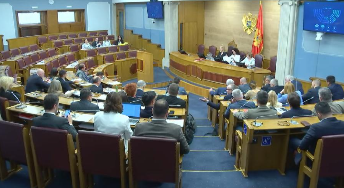 NA POTEZU BRISEL Poslanici usvojili set zakona za dobijanje famoznog IBAR-a
