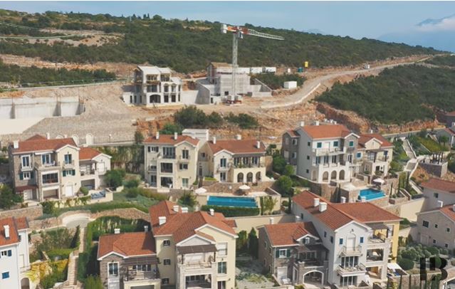 GEODETA LAŽNO PRIKAZAO DA JE NA PLACU POSTOJALA KUĆA: Dvojac osumnjičen za nelegalnu gradnju na Luštici
