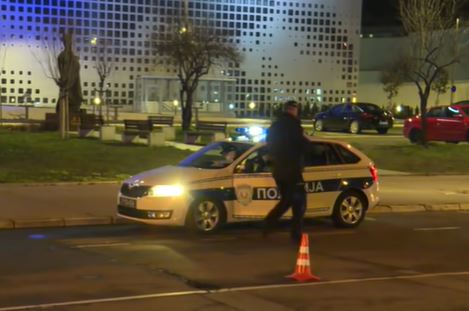 HAOS U CENTRU BEOGRADA: Nasilnici kolima prepriječili put i pretukli mladića koji je šetao sa drugom