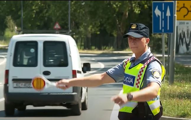 POLICIJA IMALA ŠTA DA VIDI: Slučajno ga zaustavili pa zaplijenili veću količinu heroina