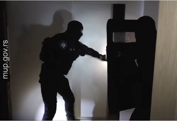 TUKLI GA PESNICAMA I ČEKIĆEM! Saznao da mu je poznanik osvojio MILION na kladionici, pa organizovao pljačku