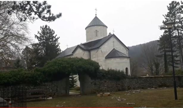 SKINULI ČAK I BAKAR SA KROVA SVETINJE: Iz crkve u Nikšiću ukradene 23 ikone i kadionica stara VIJEK I PO (VIDEO)