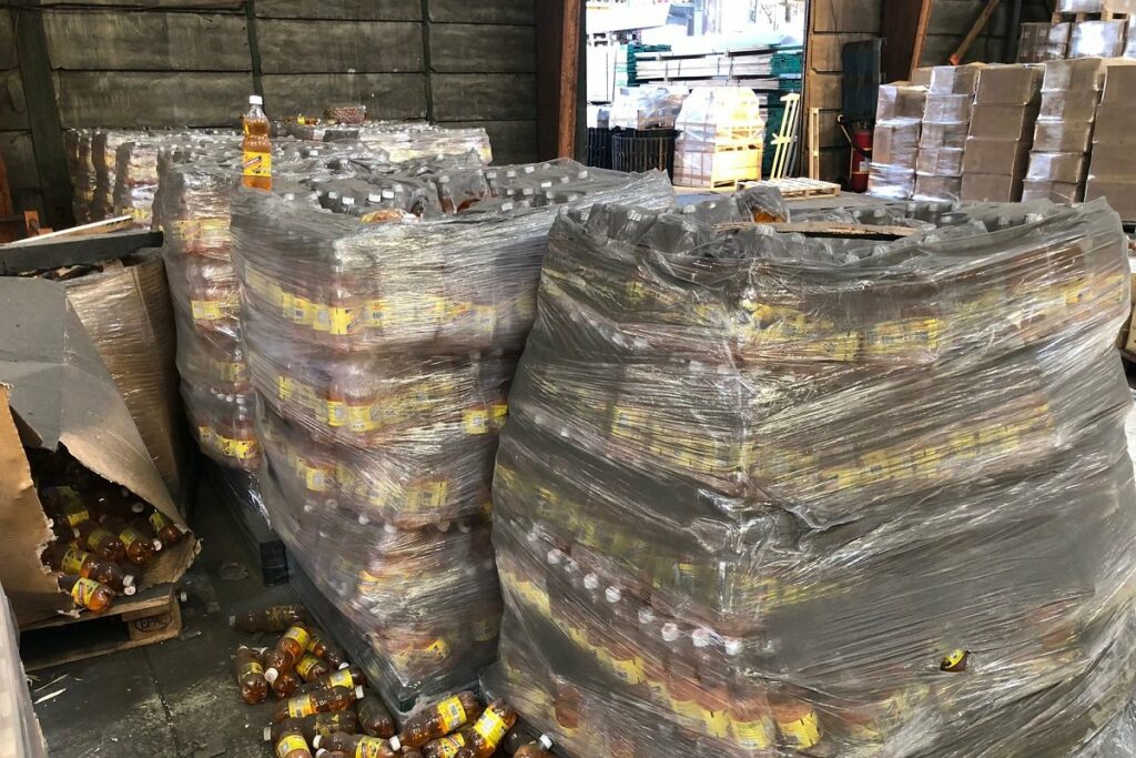 ZBOG KRŠENJA PROPISA: Francuska uništila skoro 35.000 flaša „Šampanjca“ (FOTO)