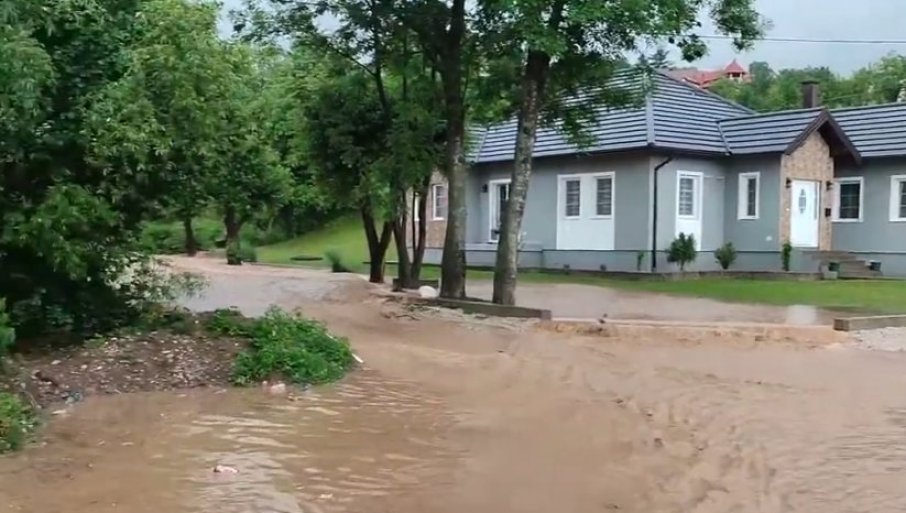 POPLAVE U REGIONU: Izlile se rijeke u Hrvatskoj i BiH- Na Uni kritično