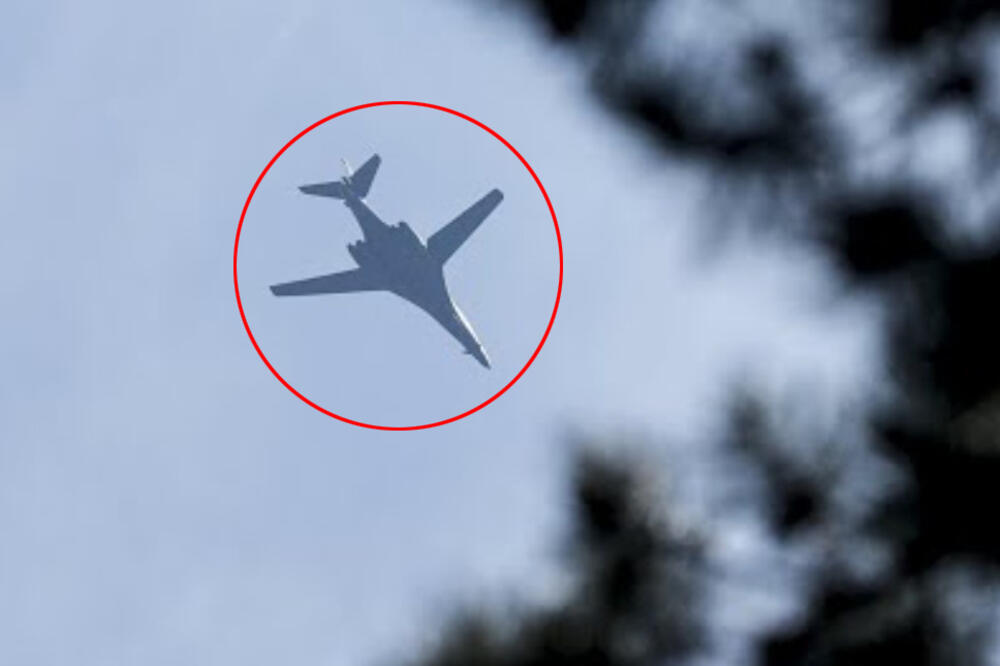 AMERIČKI BOMBARDERI U NISKOM LETU IZNAD BiH: Sarajevo prelet vidi kao znak podrške, a Dodik tvrdi da je to zastrašivanje (VIDEO)