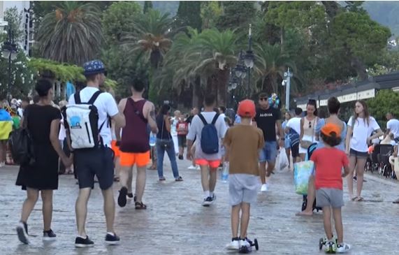 TURISTIČKI POSLODAVCI ZABRINUTI: "Ko će služiti goste?"