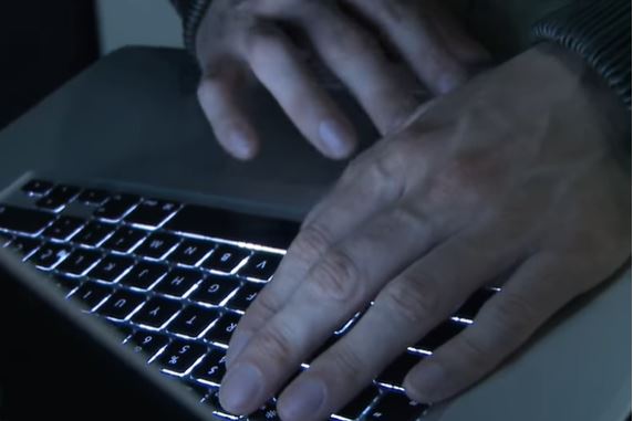 Ulcinjanin eksplicitnim video snimcima ucjenjivao djevojku, uplatila mu 8.000 eura ali joj je tražio još