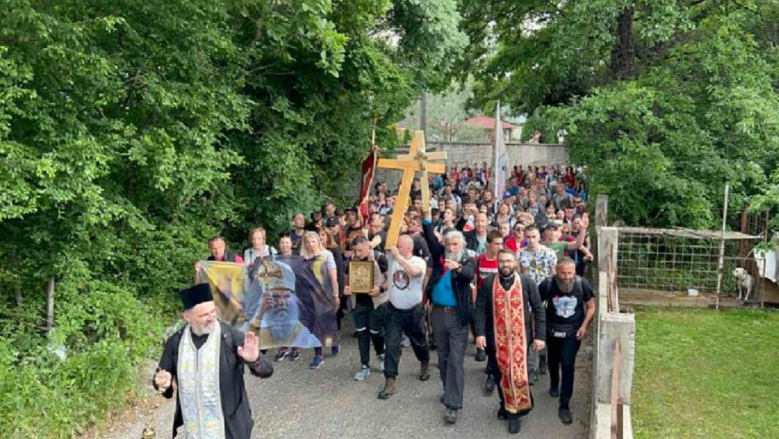 Krenulo tradicionalno hodočašće vjernika ka manastiru Ostrog