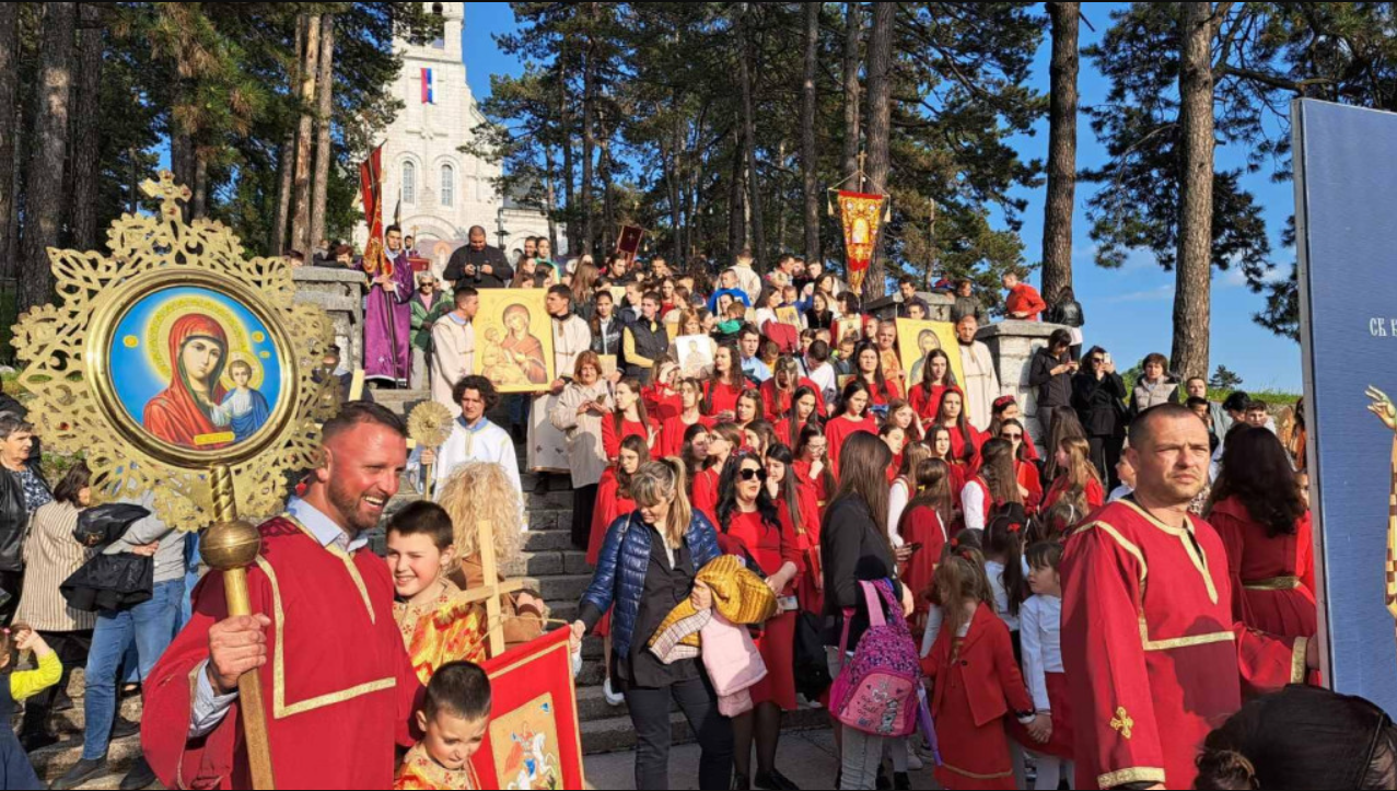 (FOTO/VIDEO) NIKŠIĆ: Svenarodna litija u čast Svetog Vasilija Ostroškog Čudotvorca