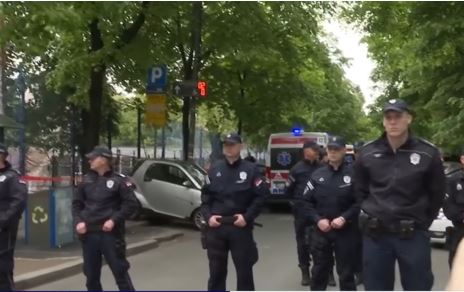 DJEČAK HEROJ UTRČAO U UČIONICU DA SPASE SESTRU Učiteljica mu u nevjerici rekla- Šta lupaš, izlazi napolje!