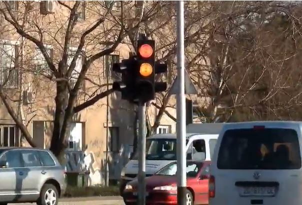 HIT PRIČA IZ ZAGREBA: Konačno mijenjaju pokvareni semafor iz doba Jugoslavije TREPTAO ŽUTO SKORO 35 GODINA
