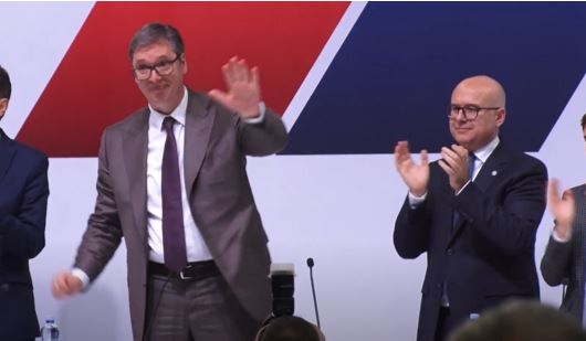 Vučić se povukao sa čela stranke: Miloš Vučević novi predsjednik SNS-a