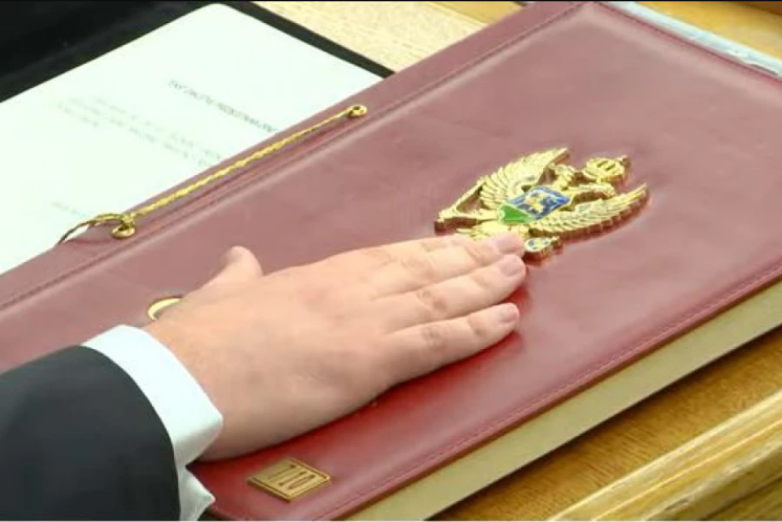 (VIDEO/FOTO) MILATOVIĆ POLOŽIO ZAKLETVU: Privilegija je što ću biti predsjednik zemlje u kojoj sam rođen i koju beskrajno volim