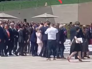 PRIŠUNJAO JOJ SE S LEĐA: Edi Rama iznenadio italijansku premijerku - poljupcem (VIDEO)