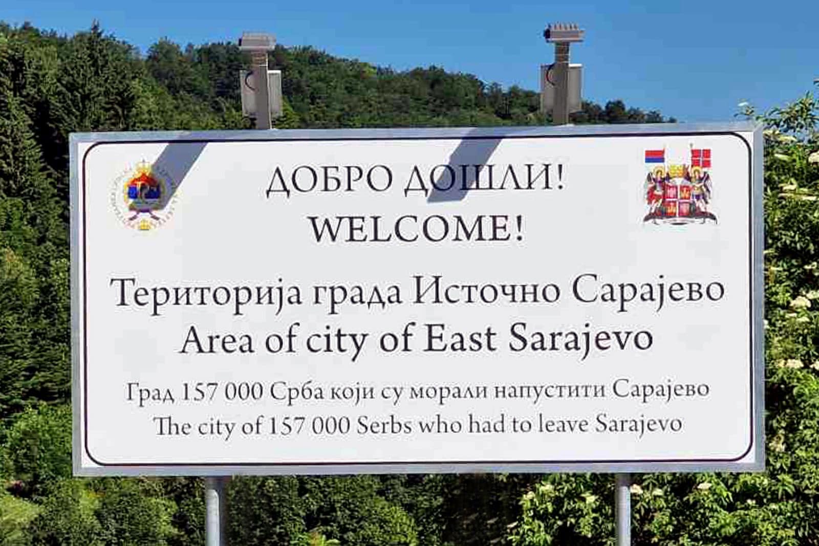 (FOTO) Gradonačelnik Istočnog Sarajeva postavio table o 157.000 prognanih Srba