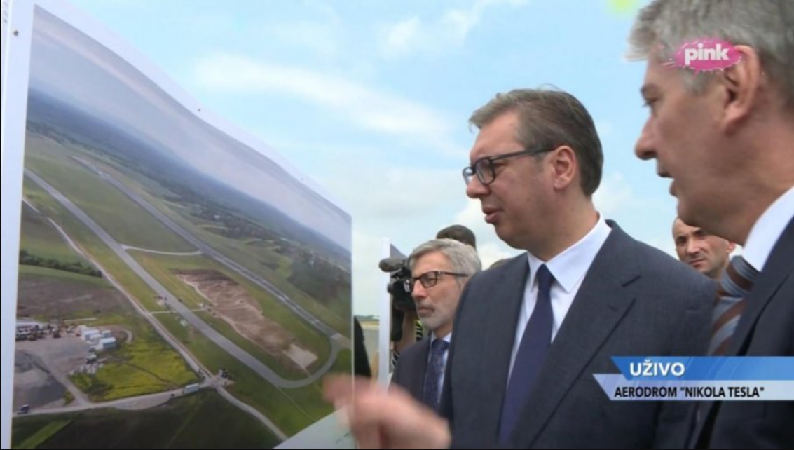 (FOTO/VIDEO) VUČIĆ OTVORIO NOVU PISTU BEOGRADSKOG AERODROMA: "Čak 732 miliona evra ulaganja, ponosan sam na Srbiju koja neće da stane"