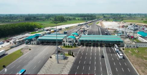 NESVAKIDAŠNJI POKUŠAJ ŠVERCA NA HORGOŠU: "Zaboravio" da prijavi džip vrijedan 169.000 evra (FOTO)