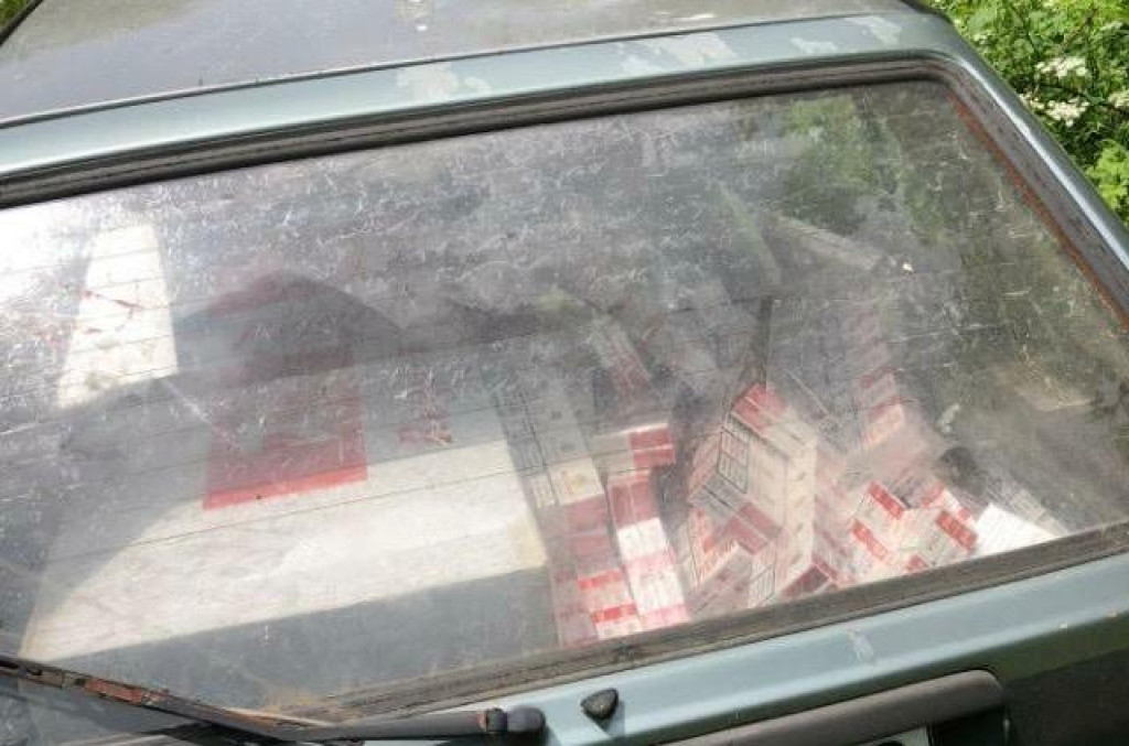 UP I UPC: Zaplijenjeno 10 paketa cigareta, uhapšen osumnjičeni iz Plužina