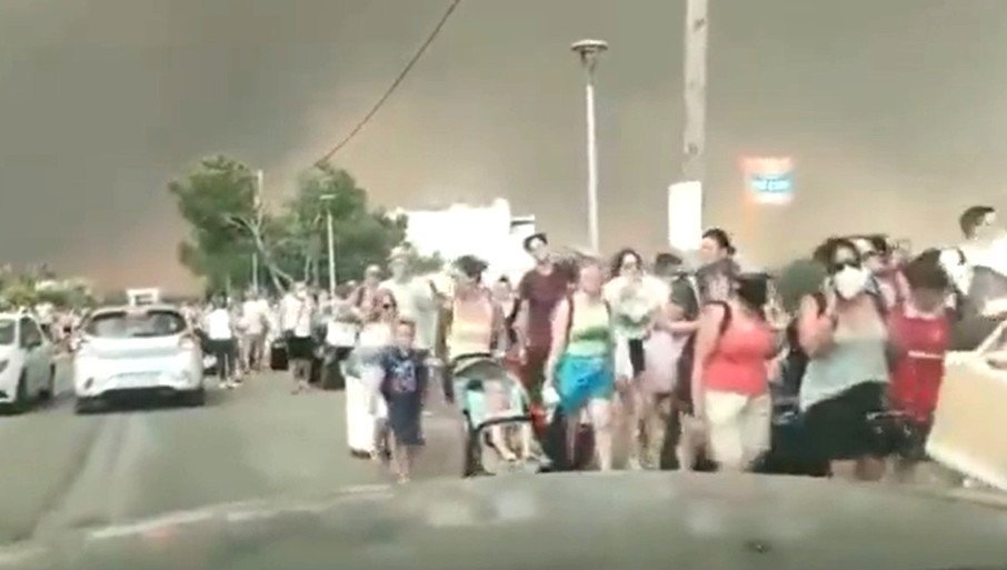 POŽARI UNIŠTILI PODRUČJE VEĆE OD NJUJORKA: Grčka u velikom minusu